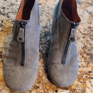 Women's Gentle Souls grey suede booties 3" wedged heels SZ 6.5 Ridgual, nice.